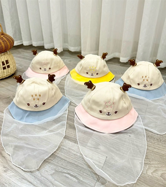 Mũ von vành tai thú