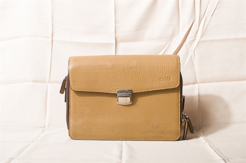 Clutch 106 (32x26x6.5)