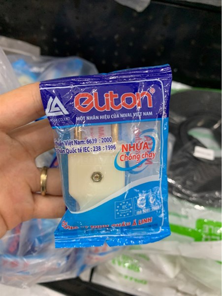 Phích cắm ELITON