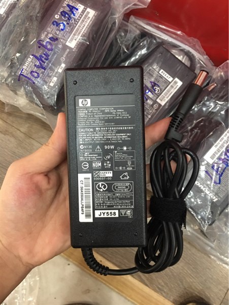 Sạc laptop TOSHIBA 19V-4.7A