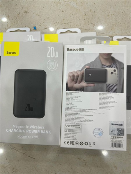 Sạc dự phòng không dây BASEUS PRO020001 20W 6.000mAh