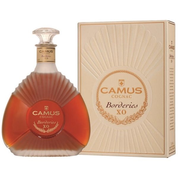Camus XO Borderies (Hộp Trắng) 700 ml Camus XO Borderies (Hộp Trắng) 700 ml