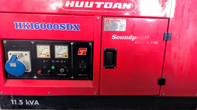 Máy phát điện Hữu Toàn HK1600 SDX