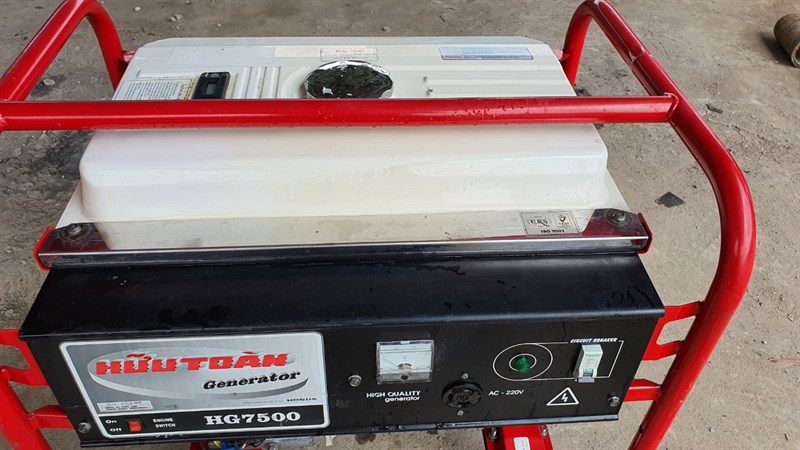 Máy phát điện Hữu Toàn HK 7500DX