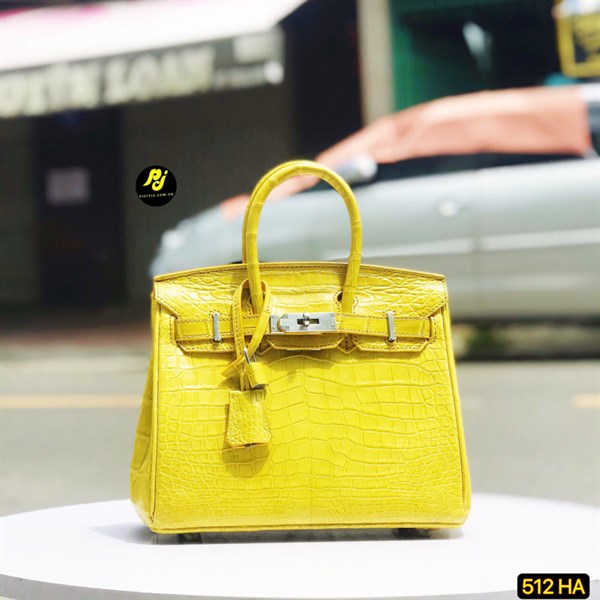 512-HA-(HANHER9T1022)-GIỎ XÁCH CÁ SẤU-VÀNG (25X19X13CM)