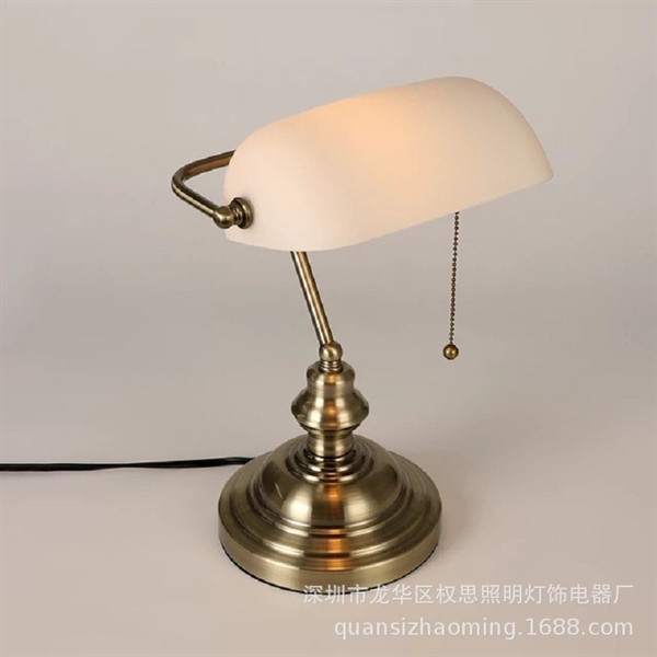 ĐÈN BÀN RETRO MẠ ĐỒNG