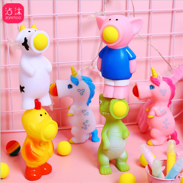 Mô hình động vật đứng thổi trái bóng sáng tạo