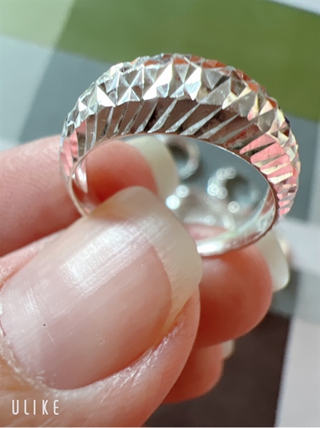 Nhẫn mo viền cắt máy