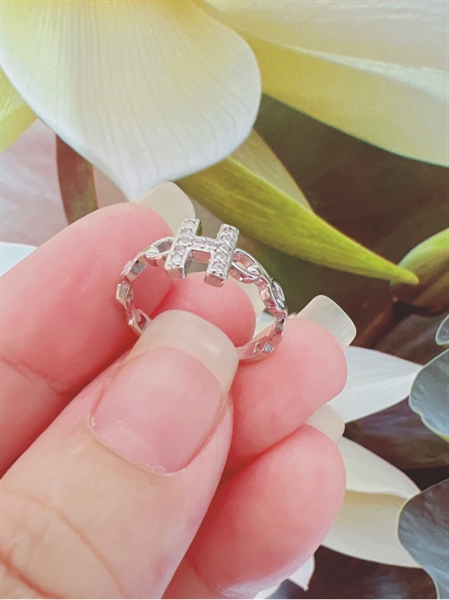 Nhẫn chữ H đá tấm