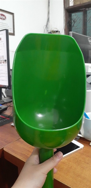 Ca xúc thức ăn cán xanh