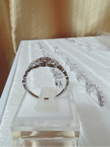 Nhẫn đồng tiền lớn nhỏ