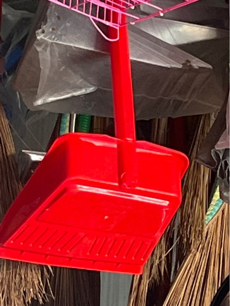 hốt rác mũ