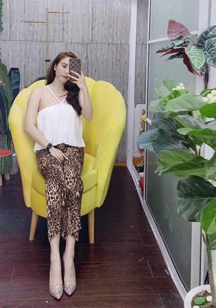 Đồ bộ quần beo + áo trắng lót mút