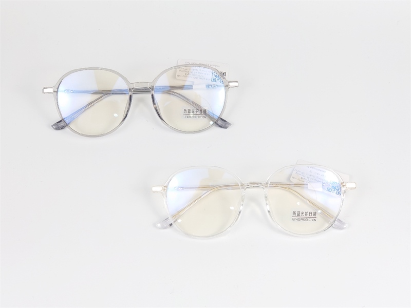 KÍNH NHỰA TR75210 - XÁM/TRONG