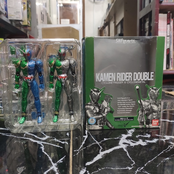 (JPV) SHF KAMEN RIDER W CYCLONETRIGGER & CYCLONEMETAL LIKE NEW