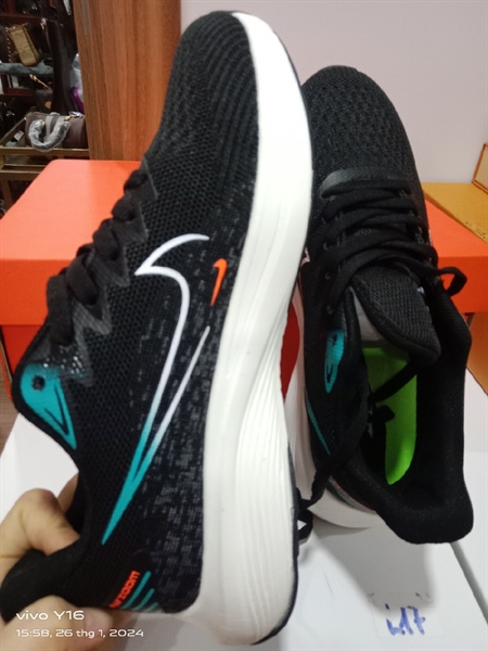 Giày Nike Đen Viền Trắng S38+
