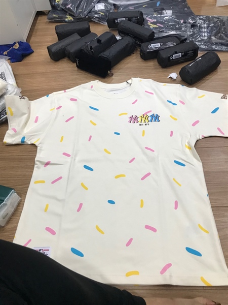 Áo MLB kem chấm màu size L KG+