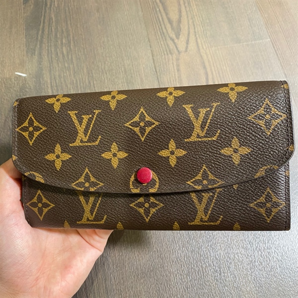 Ví LV nút đỏ đô dài +