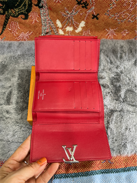 Ví LV đỏ khoá đỏ+
