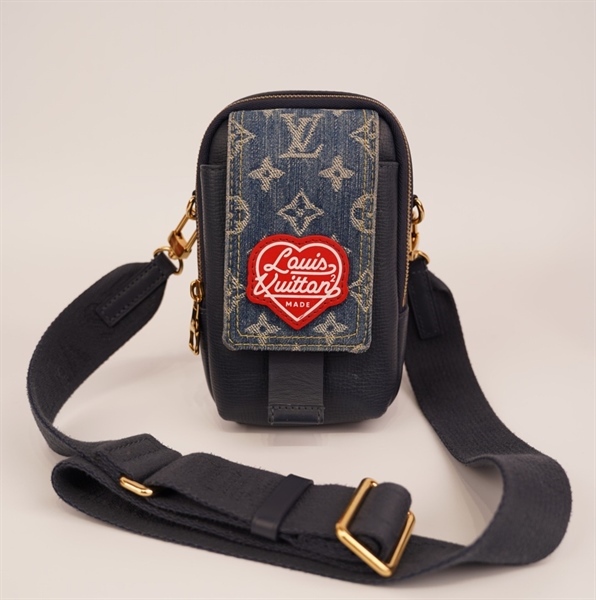 Túi LV đeo chéo màu xanh sẫm KG+