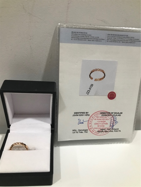 Nhẫn Màu Vàng Gắn 3 Viên đá KG+