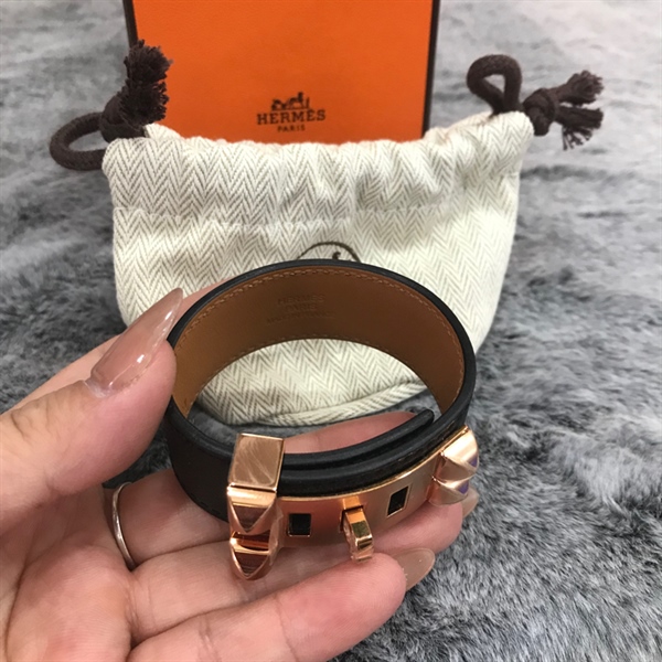 Vòng tay Hermes da đen chốt vàng hồng +