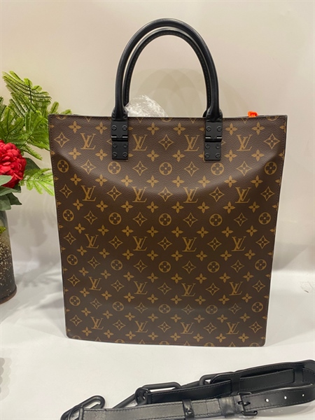 Túi LV đứng quai đen +