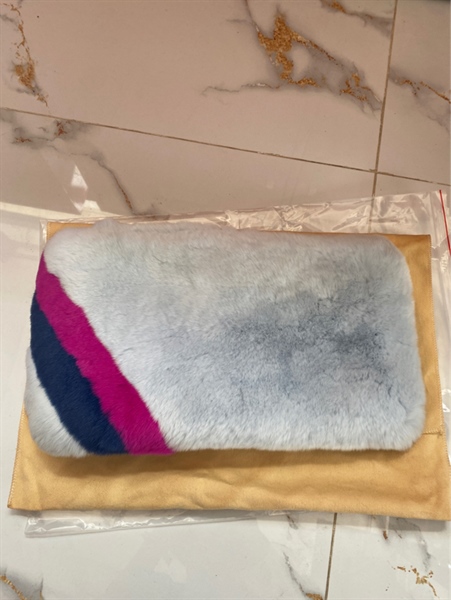 Khăn LV logo màu xanh