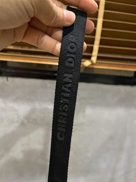 Túi đeo Dior đen KG+