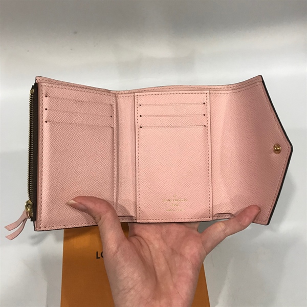 Ví LV ngắn nút bấm +