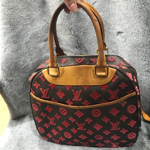 Túi xách du lịch LV chữ hồng +