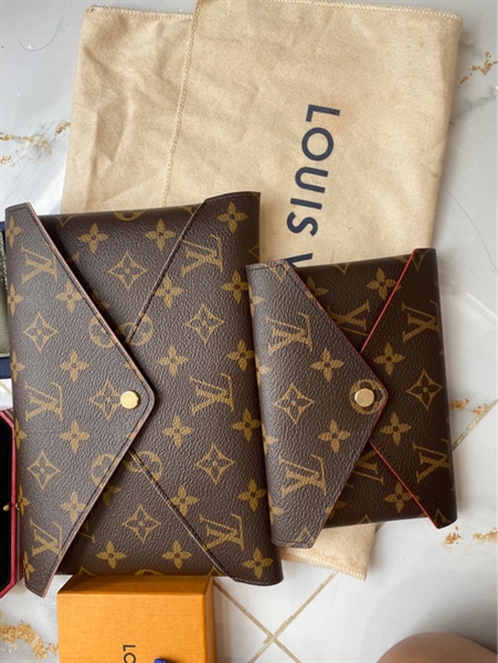 Ví LV khóa bấm +