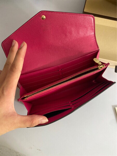 Ví LV hoạ tiết KG+