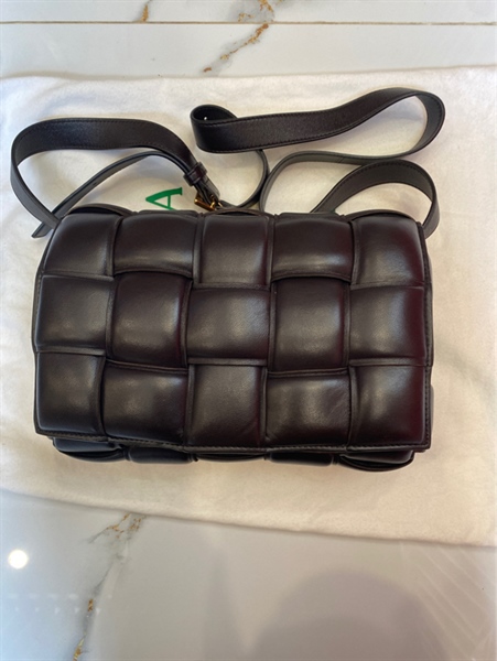 Túi Bottega đeo chéo