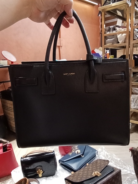 Túi YSL xách tay màu đen +