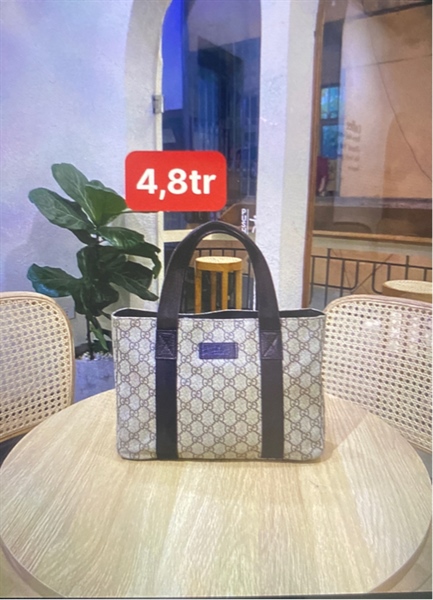 Túi xách vuông Gucci