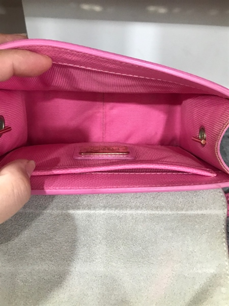 Túi xách Furla màu hồng KG+