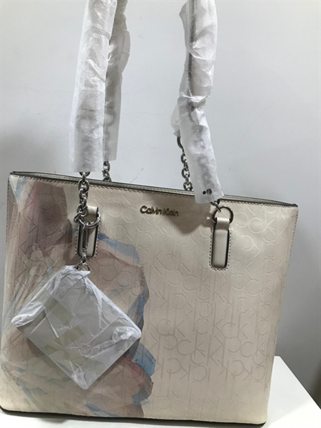 Túi CK Trắng Hoa Xanh Tím Kèm CharmKG+