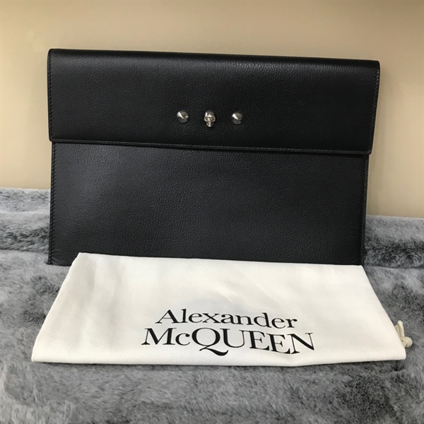 Túi Alexander McQueen Clutch Đen KG+