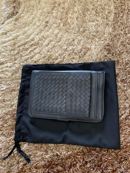 Ví Bottega Đen Kiểu Đan KG+
