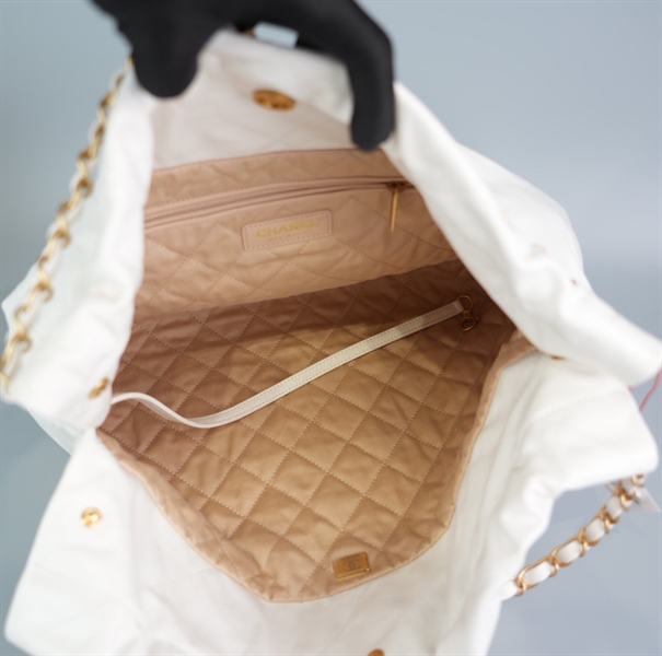 Túi Chanel trắng da mềm kèm pound KG+
