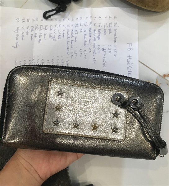 Ví Jimmy Choo bạc