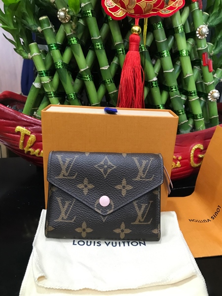 Ví LV Gập 3 Nút Hồng+