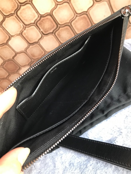 Túi Clutch Dior Đen Họa Tiết+