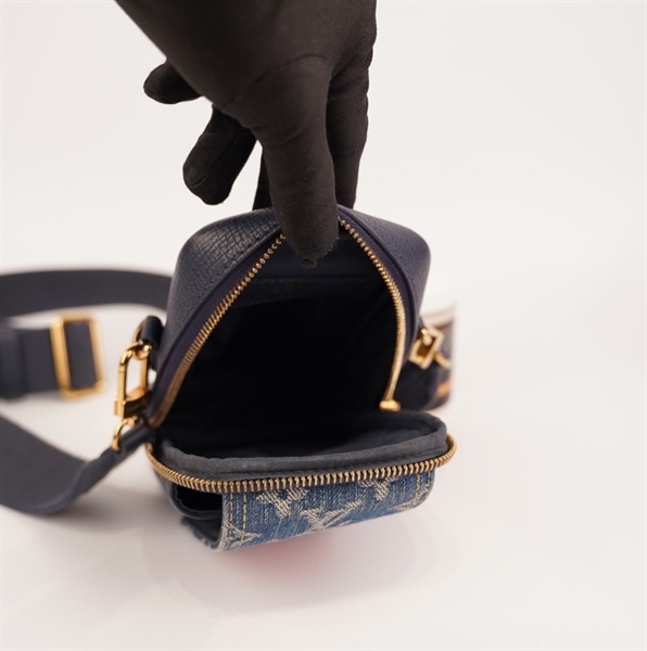 Túi LV đeo chéo màu xanh sẫm KG+