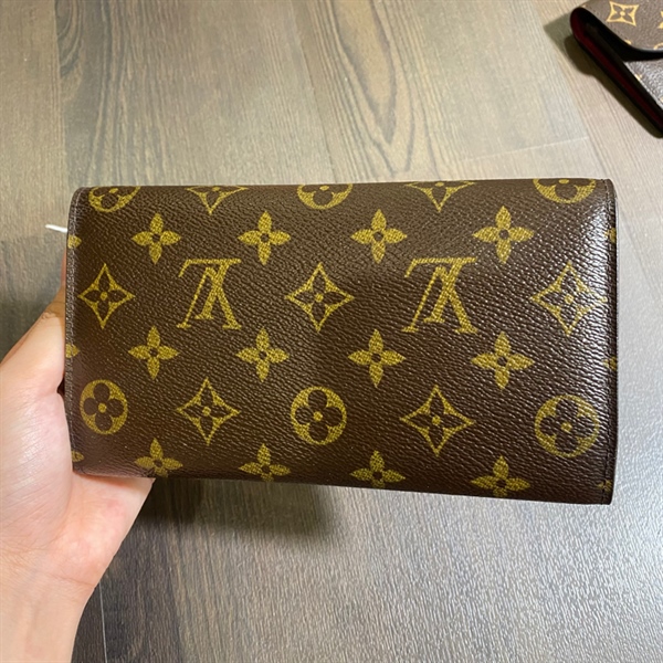 Ví LV 2 ngăn nút mở +