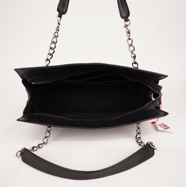 Túi Chanel chữ nhật đen vân dọc KG+