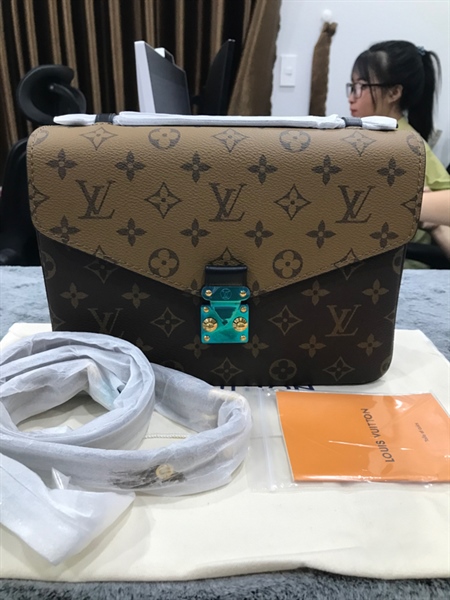 Túi LV Metis hoa nâu +