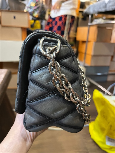 Túi LV vân nổi đen KG+