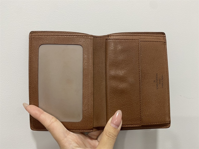 Ví LV đựng passport